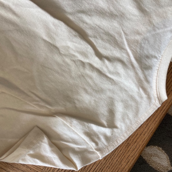 1X- NWT T-shirt with Floral/Bird Graphic - Picture 3 of 4